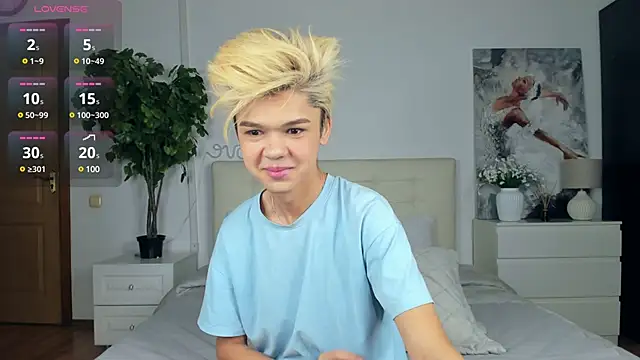 Felix Rey online show from March 15, 4:21 pm