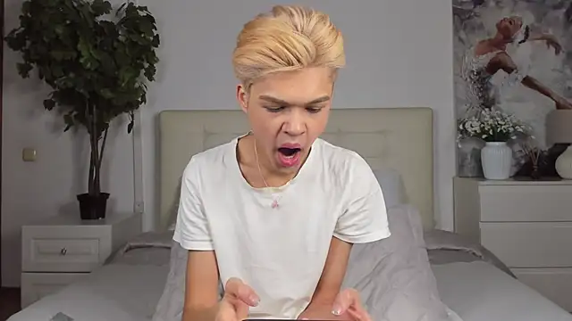 Felix Rey online show from February 9, 4:07 pm