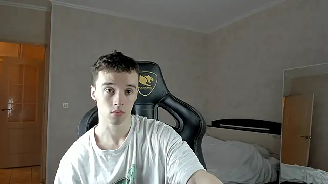 MasonWarholl online show from March 1, 1:40 pm