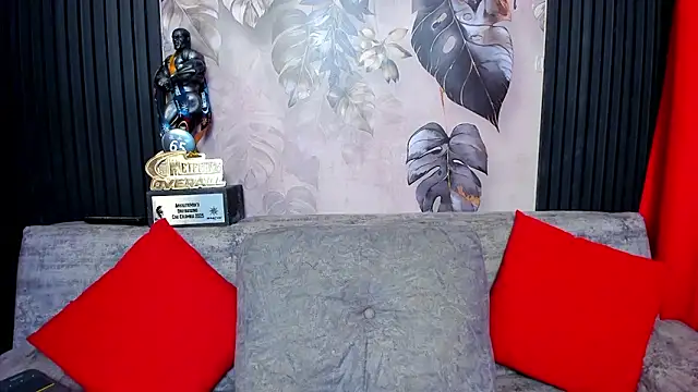 MikeEstevess online show from March 7, 3:32 pm