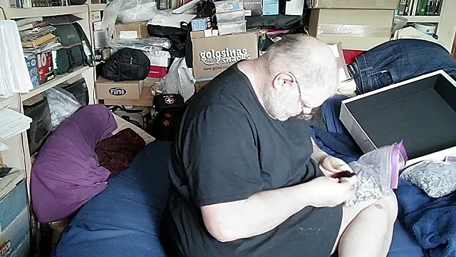 hadeszeuss2 online show from March 7, 3:21 pm