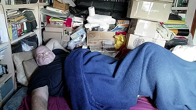 hadeszeuss2 online show from February 8, 3:10 pm