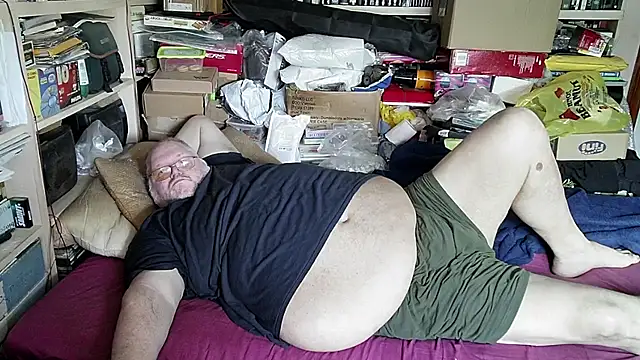 hadeszeuss2 online show from March 12, 3:07 pm