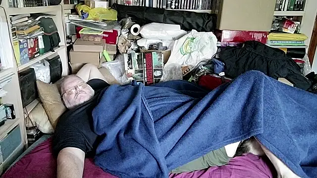 hadeszeuss2 online show from March 5, 2:45 pm