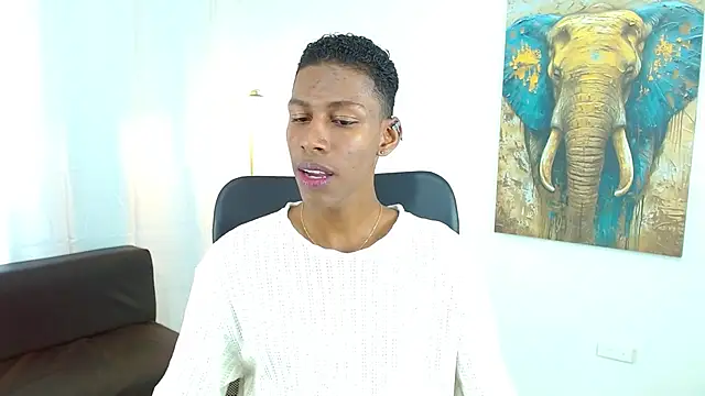 maiki18  online show from November 28, 8:55 pm