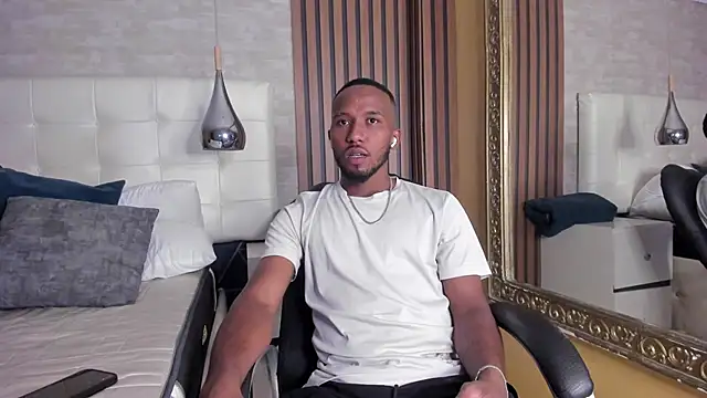 JamesParck online show from April 18, 11:59 pm