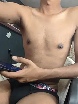 richardjames95 online show from December 3, 7:53 pm