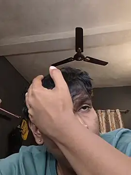 richardjames95 online show from October 13, 8:04 pm