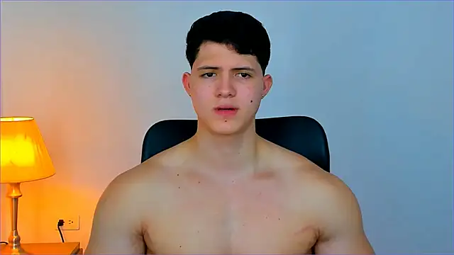 Snapshot of Hazzan_Velez chatting on February 19, 1:18 am Hazzan Velez online show from February 19, 1:18 am