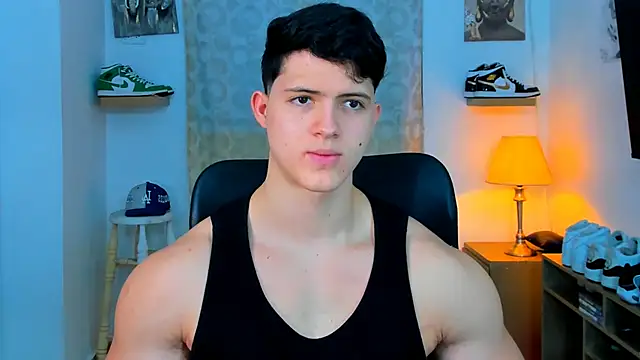 Snapshot of Hazzan_Velez chatting on December 14, 8:18 pm Hazzan Velez online show from December 14, 8:18 pm