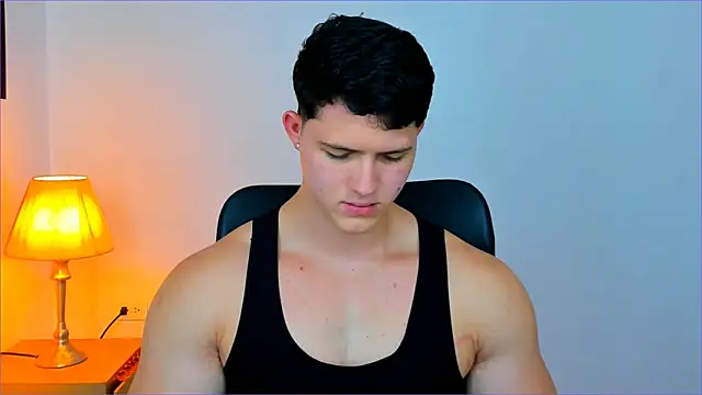 Snapshot of Hazzan_Velez chatting on February 12, 11:30 pm Hazzan Velez online show from February 12, 11:30 pm