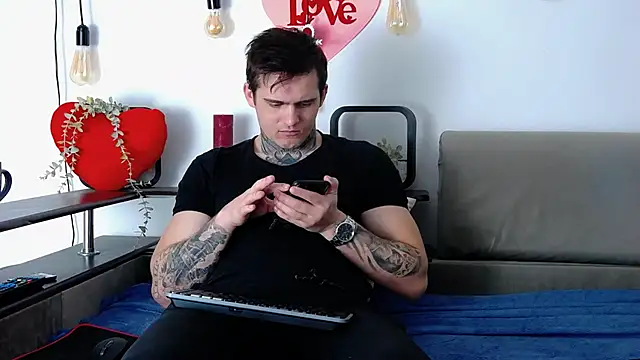 CarterCole online show from February 15, 8:00 am