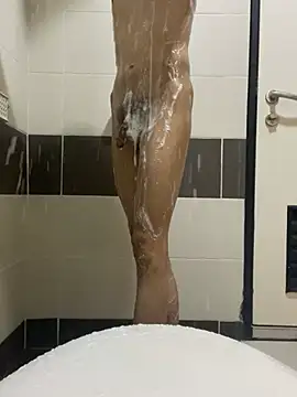 Snapshot of zeck80 chatting on December 13, 8:21 am zeck80 online show from December 13, 8:21 am