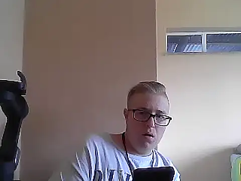 bisexualboy05 online show from January 13, 8:26 am