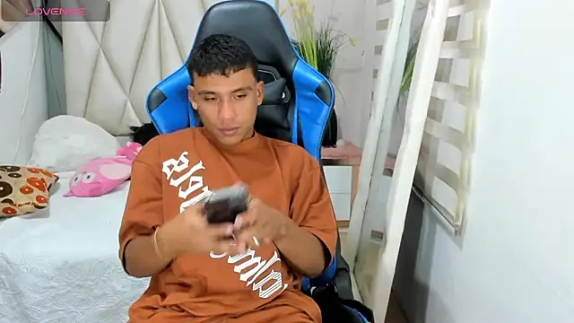 Backsex boy online show from December 14, 12:33 pm