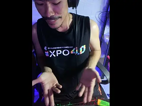 cloudyth1994 online show from January 16, 6:54 pm