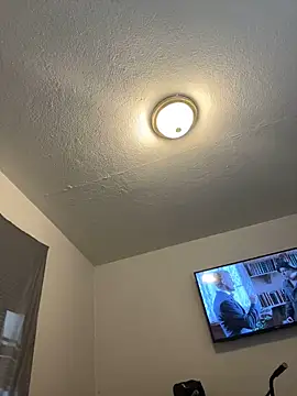 Snapshot of BROKEBOY707 chatting on December 19, 9:17 pm BROKEBOY707 online show from December 19, 9:17 pm