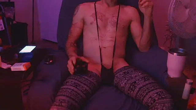 Snapshot of TheOneYouLove69 chatting on February 16, 6:43 am TheOneYouLove69 online show from February 16, 6:43 am