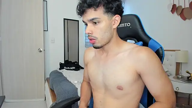 mateoleonee online show from March 4, 9:11 pm