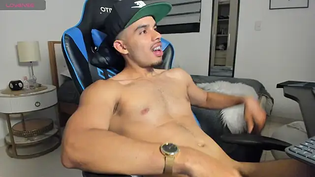 mateoleonee online show from October 19, 12:26 am