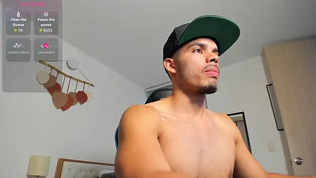 mateoleonee online show from October 13, 8:59 pm