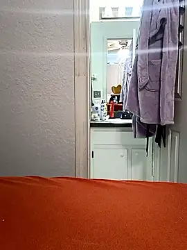 Snapshot of Localboi3 chatting on October 18, 6:46 pm Localboi3 online show from October 18, 6:46 pm