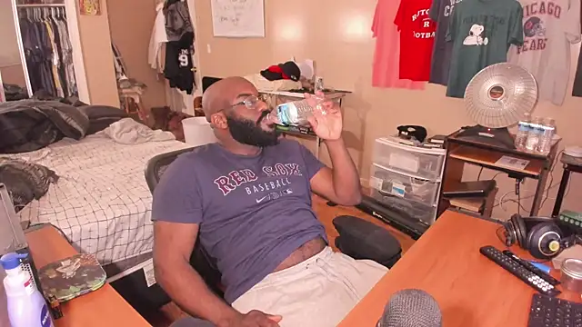 MrChuckDailyXXX online show from November 22, 2:00 am