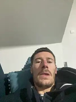 elmagrote online show from October 30, 7:04 pm