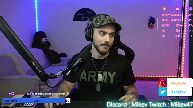 Snapshot of Mikev chatting on September 25, 6:07 pm Mikev online show from September 25, 6:07 pm