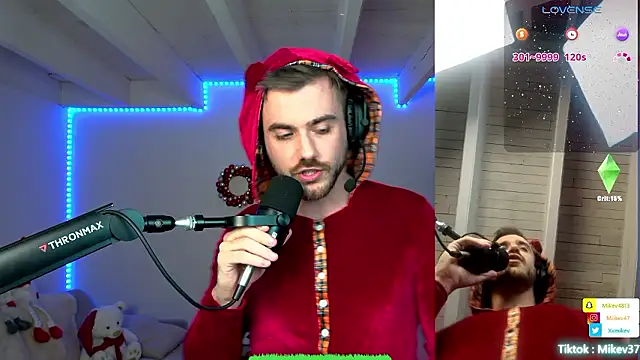 Snapshot of Mikev chatting on December 5, 7:18 pm Mikev online show from December 5, 7:18 pm