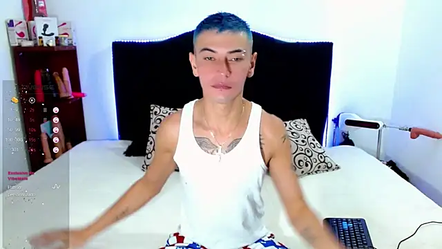 Snapshot of _snopyy_ chatting on October 13, 7:53 pm  snopyy  online show from October 13, 7:53 pm