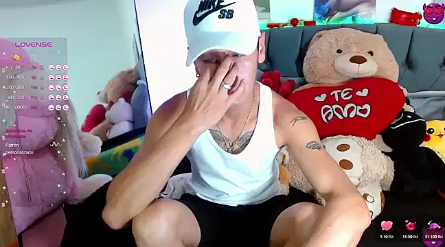 Snapshot of _snopyy_ chatting on March 1, 6:54 pm  snopyy  online show from March 1, 6:54 pm