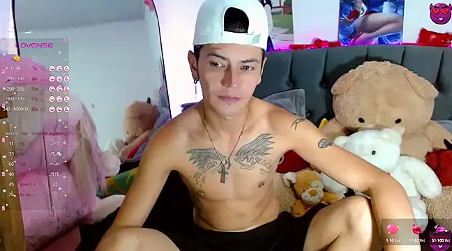 Snapshot of _snopyy_ chatting on February 28, 5:15 pm  snopyy  online show from February 28, 5:15 pm