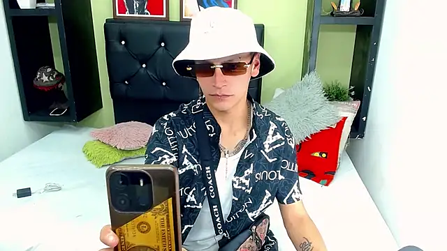 Snapshot of _snopyy_ chatting on January 28, 7:53 pm  snopyy  online show from January 28, 7:53 pm