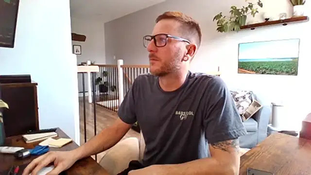 Bigdicktrav902 online show from April 8, 1:31 pm