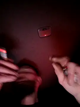 Snapshot of otterlover123 chatting on March 13, 3:22 am otterlover123 online show from March 13, 3:22 am