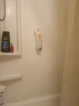 Snapshot of otterlover123 chatting on January 25, 6:46 pm otterlover123 online show from January 25, 6:46 pm