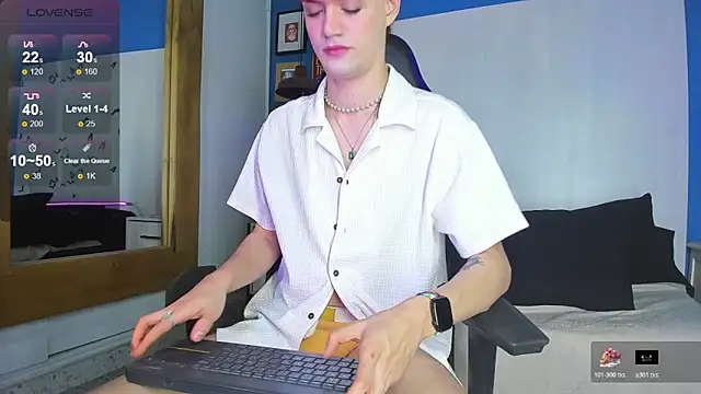 VladHellsing4 online show from October 18, 2:22 pm