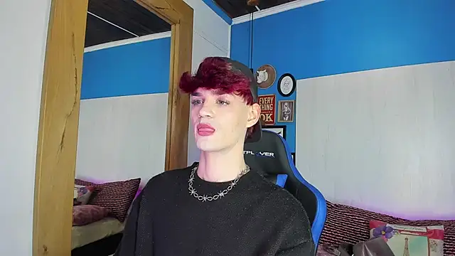 VladHellsing4 online show from December 10, 3:41 am