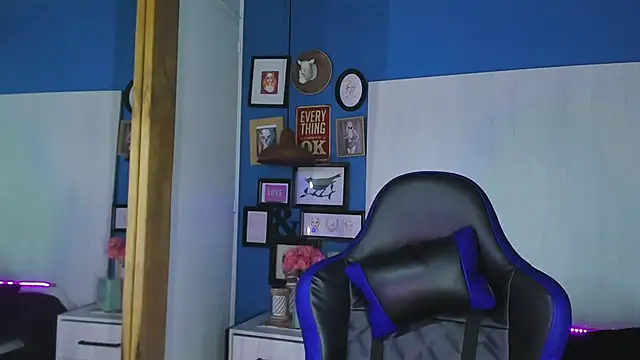 VladHellsing4 online show from September 18, 2:41 pm