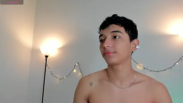 Snapshot of mike_tylor01 chatting on March 19, 12:56 pm mike tylor01 online show from March 19, 12:56 pm