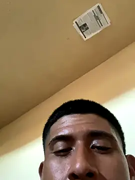 twohightwonut805 online show from October 18, 5:29 pm