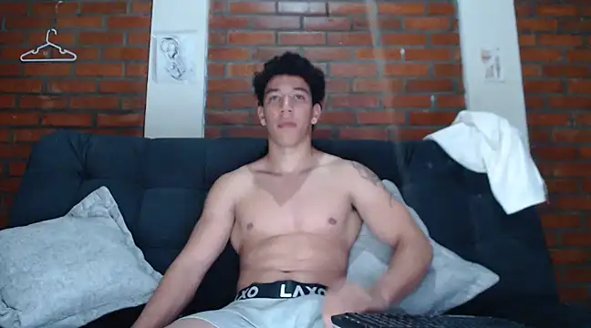 ethan noir online show from December 15, 5:23 am