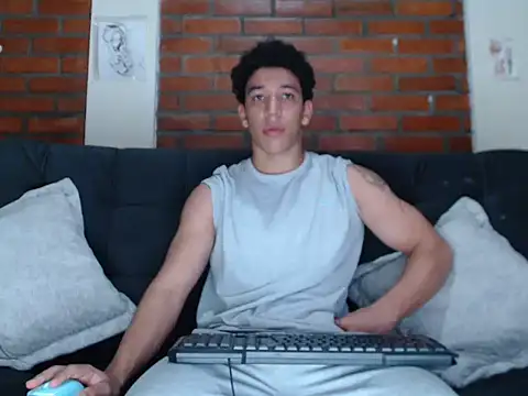 ethan noir online show from December 14, 5:29 am