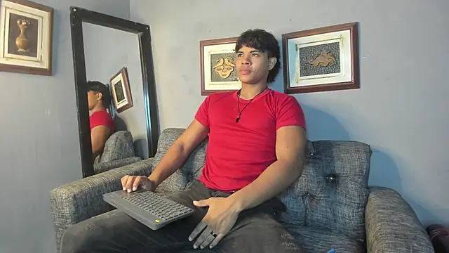 Snapshot of johan_beley_ chatting on December 5, 2:22 pm johan beley  online show from December 5, 2:22 pm
