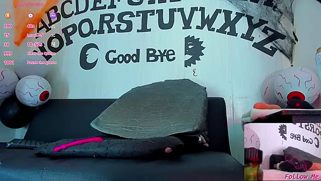 Piggy Eddy online show from October 27, 5:32 am