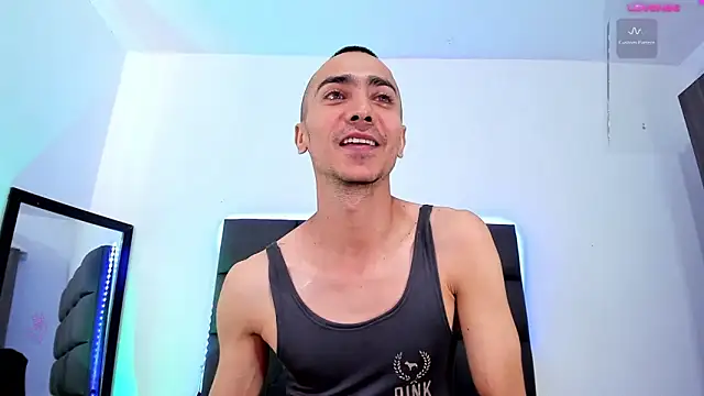 Snapshot of steven_hott8 chatting on January 12, 2:09 pm steven hott8 online show from January 12, 2:09 pm