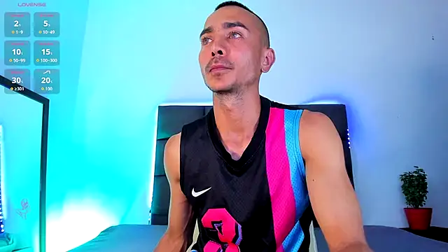 Snapshot of steven_hott8 chatting on October 23, 7:50 pm steven hott8 online show from October 23, 7:50 pm