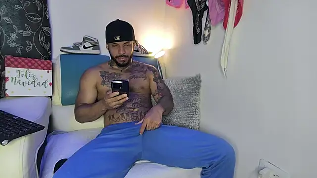 Leenar Key online show from February 7, 1:32 pm