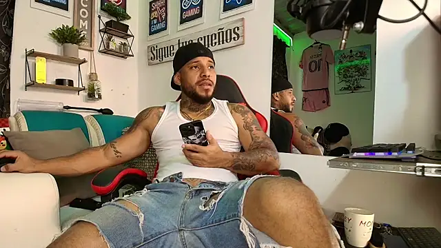 Leenar Key online show from November 1, 4:00 pm